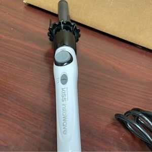 KISS Instawave White Automatic Curler 1” Barrel Hair Curling Iron Working KAC101